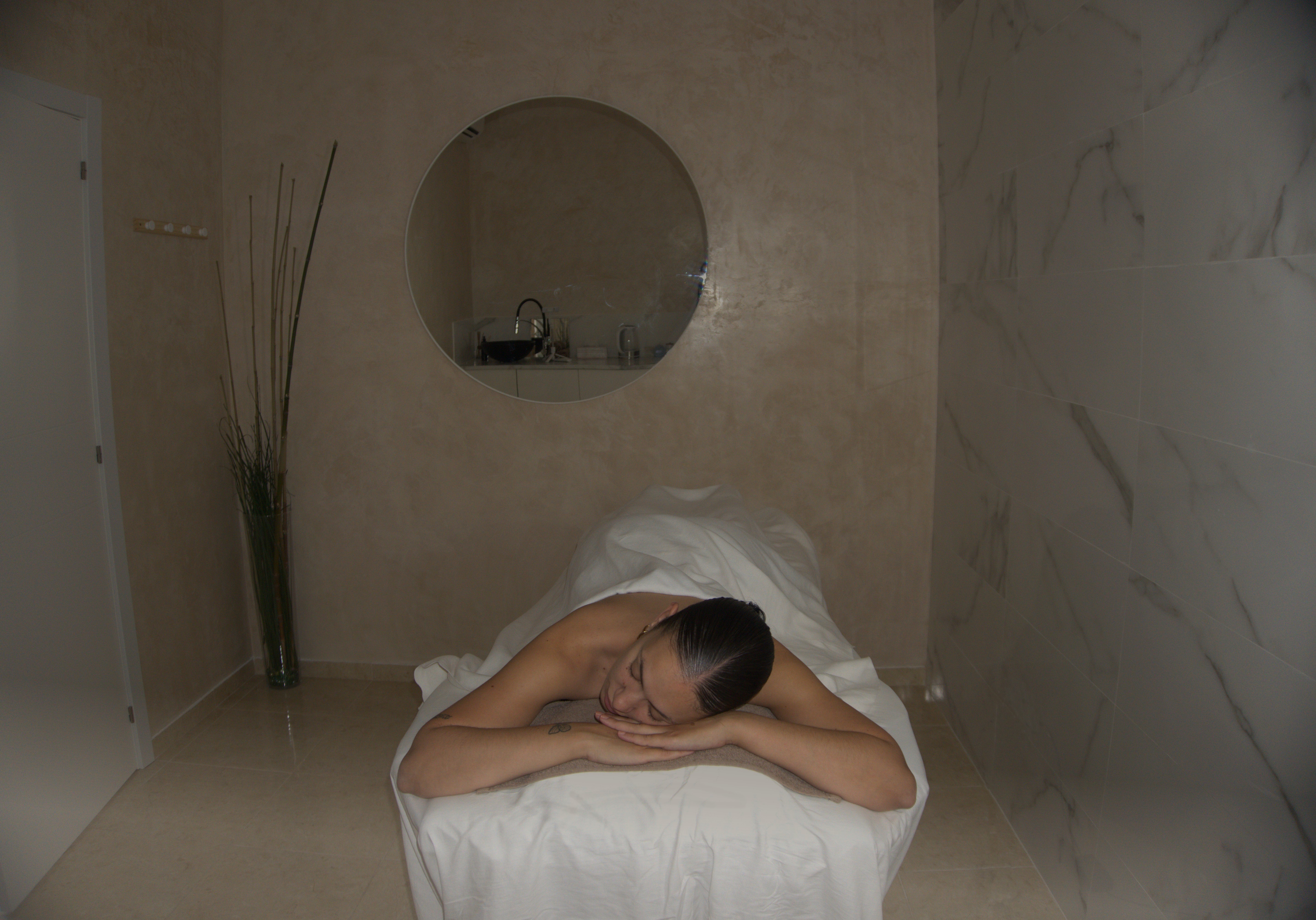 Centro de belleza eMeSe - Tratamientos profesionales de cosmética, depilación láser y masajes